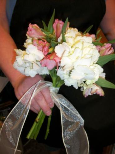 Simple Hand-Tied Bouquet