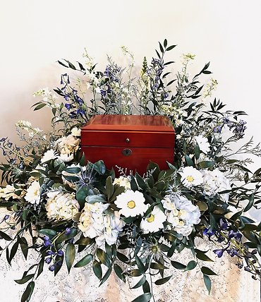 Urn wreath